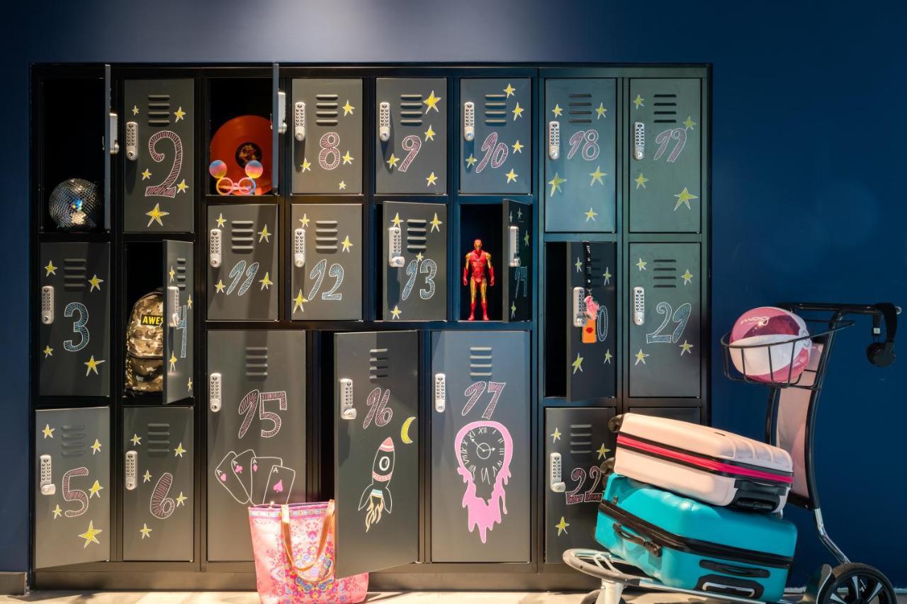 Hotel Moxy Paris Val D'Europe Montévrain Esterno foto