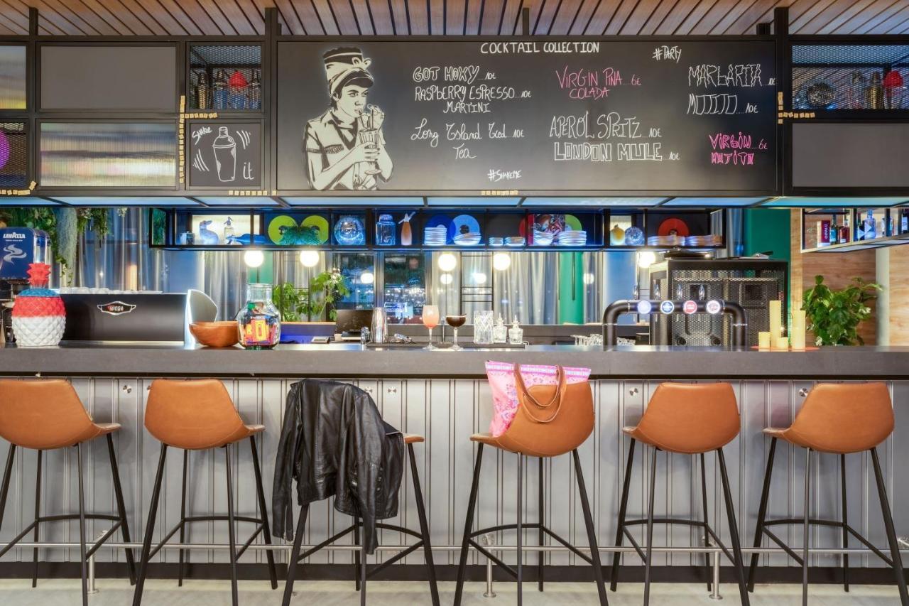 Hotel Moxy Paris Val D'Europe Montévrain Esterno foto