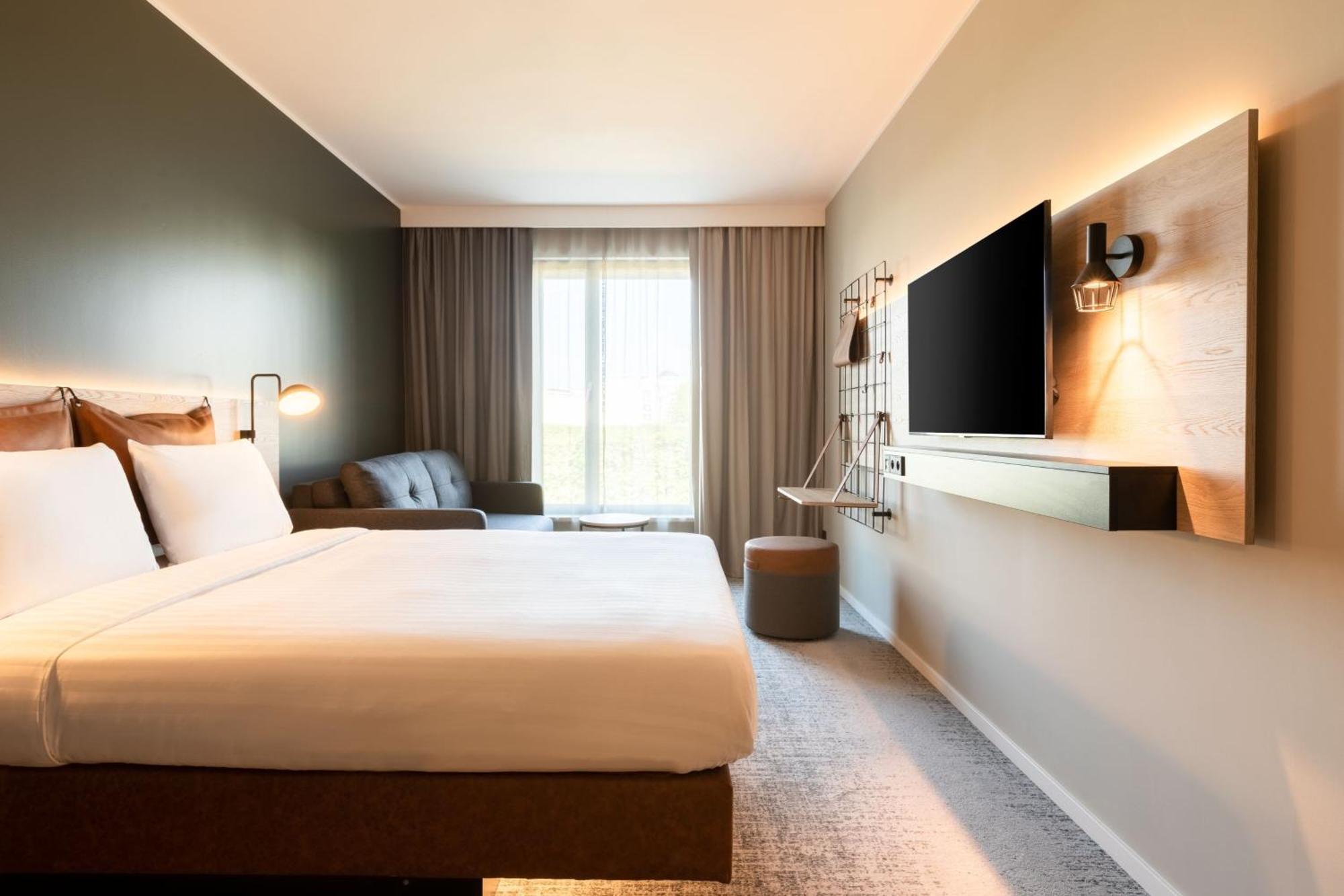 Hotel Moxy Paris Val D'Europe Montévrain Esterno foto