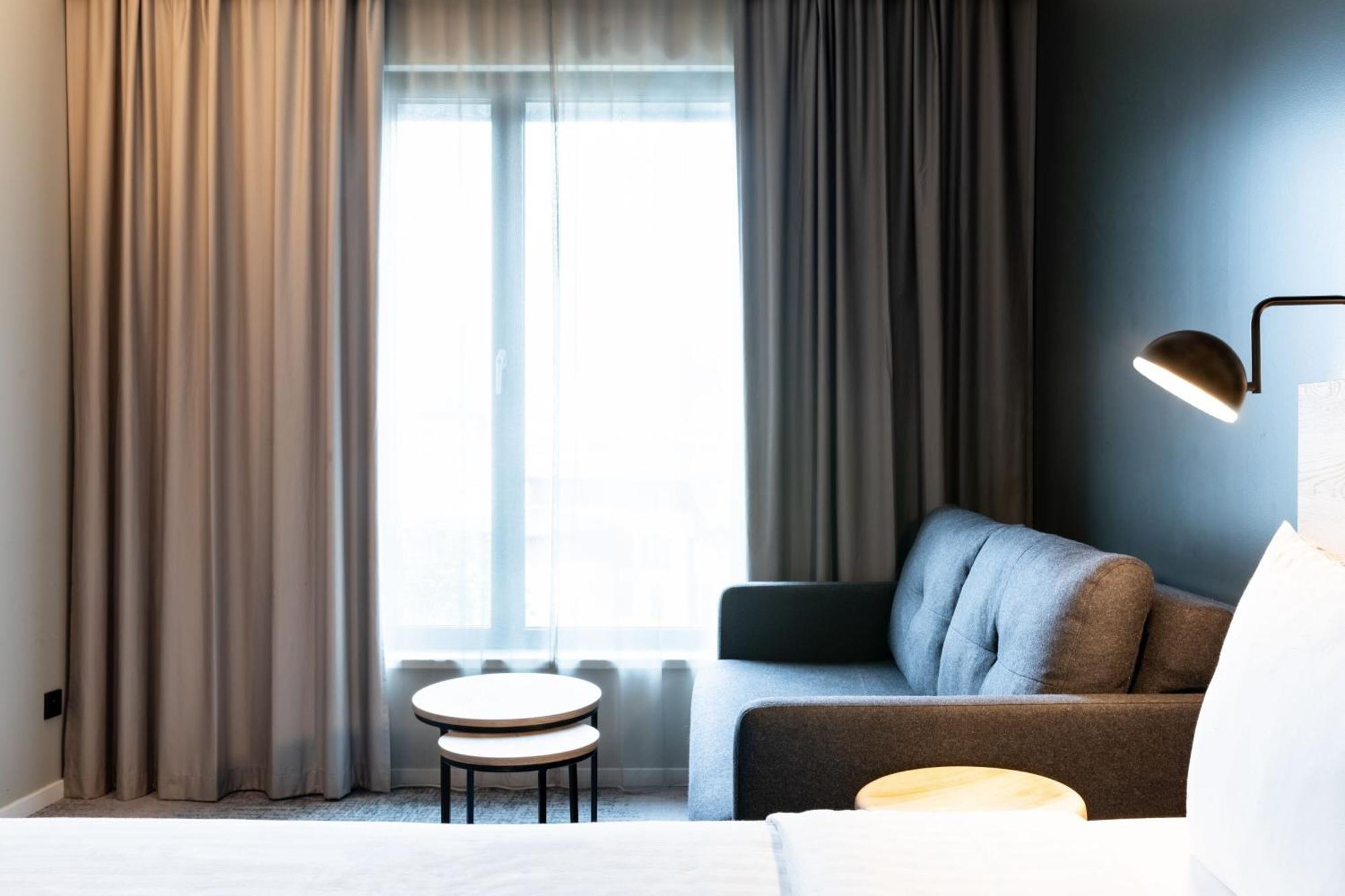 Hotel Moxy Paris Val D'Europe Montévrain Esterno foto