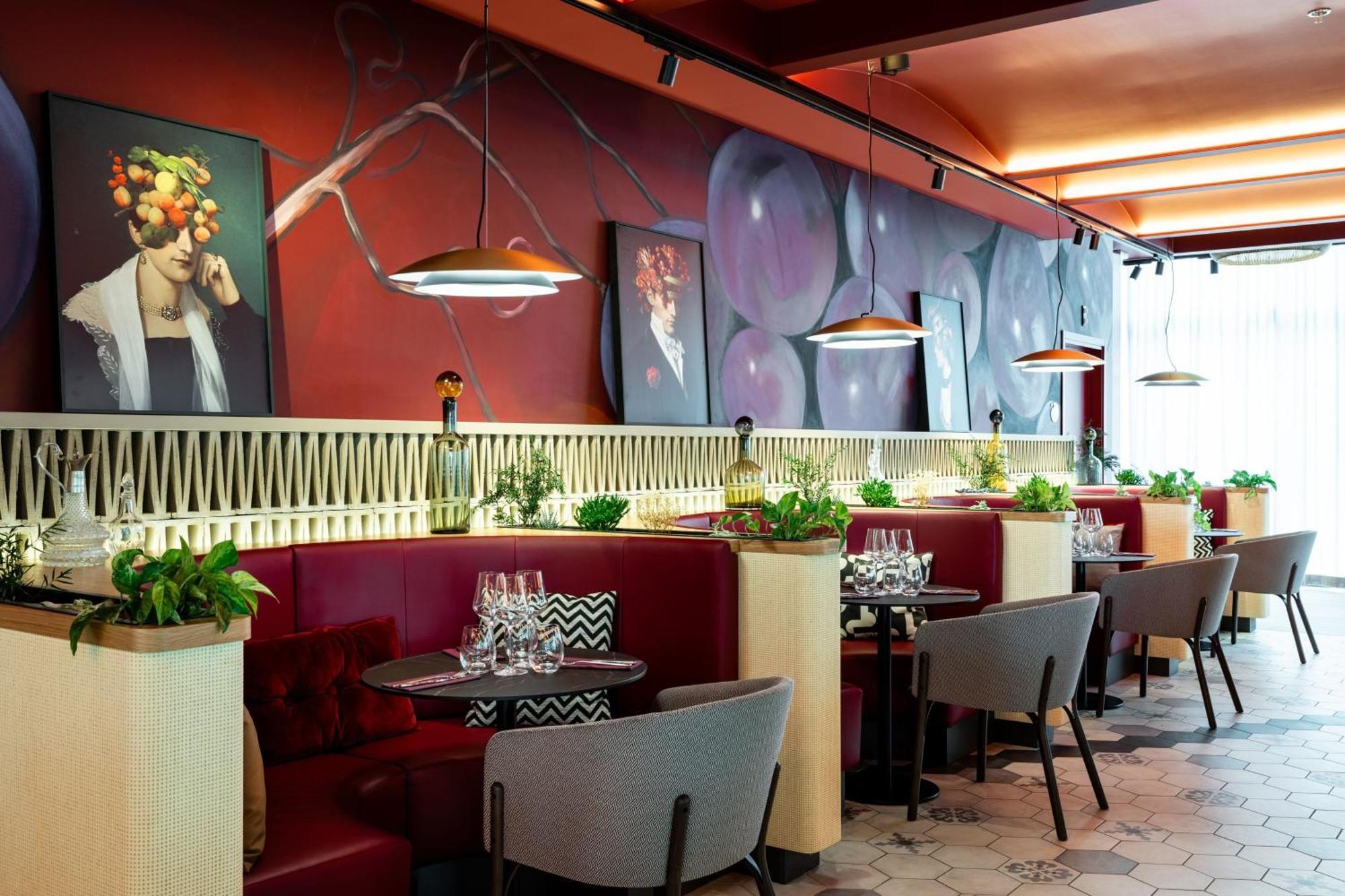 Hotel Moxy Paris Val D'Europe Montévrain Esterno foto