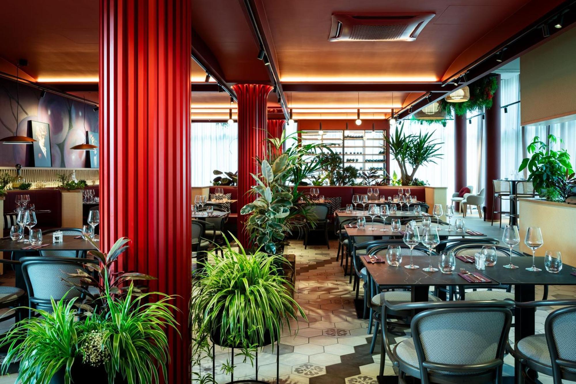 Hotel Moxy Paris Val D'Europe Montévrain Esterno foto