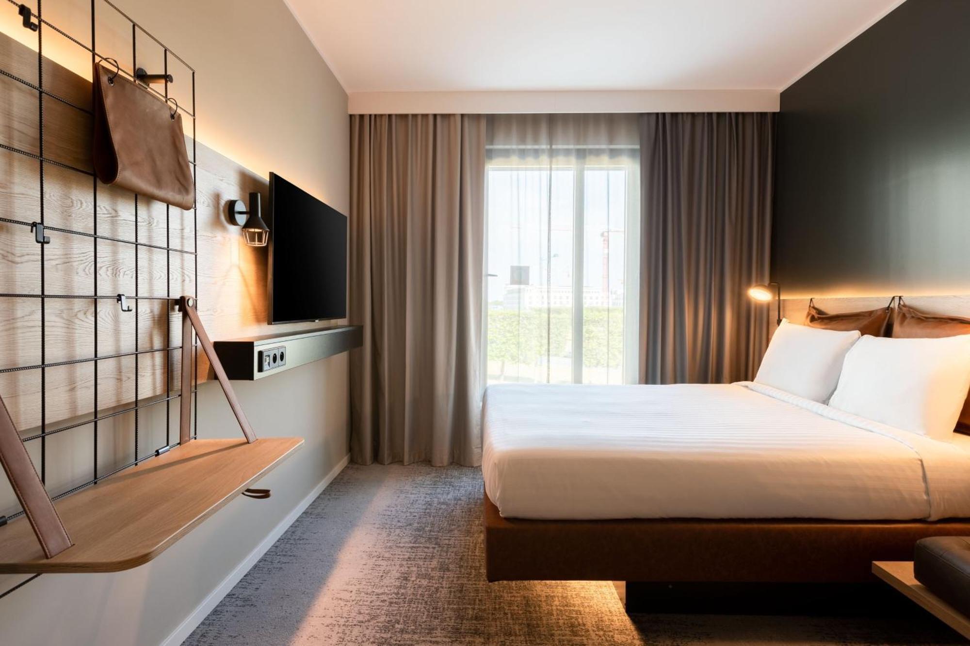 Hotel Moxy Paris Val D'Europe Montévrain Esterno foto