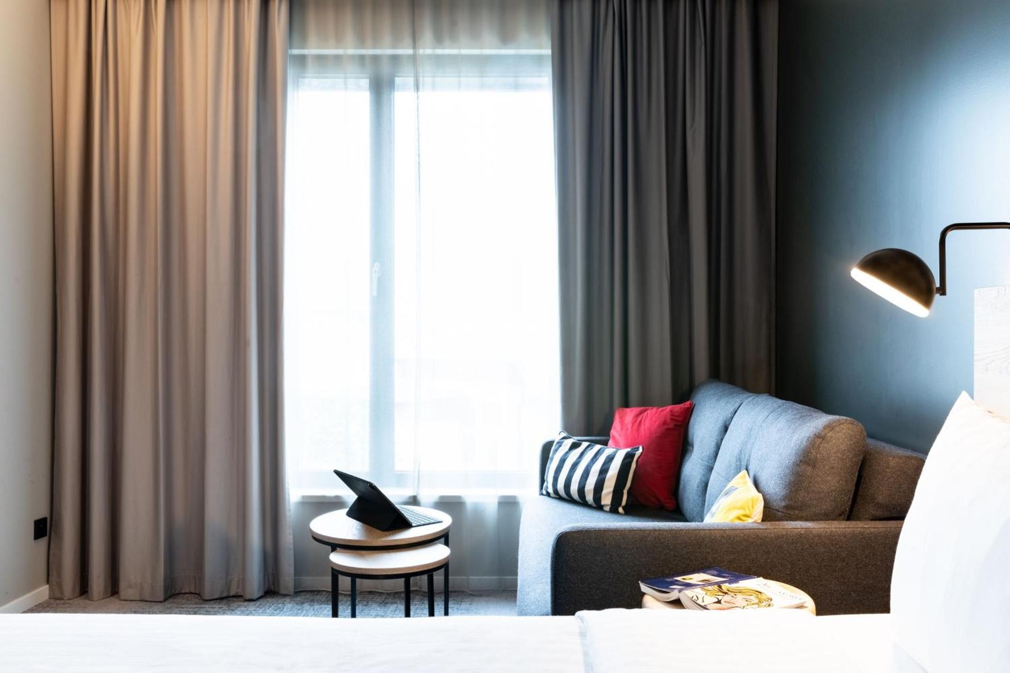 Hotel Moxy Paris Val D'Europe Montévrain Esterno foto