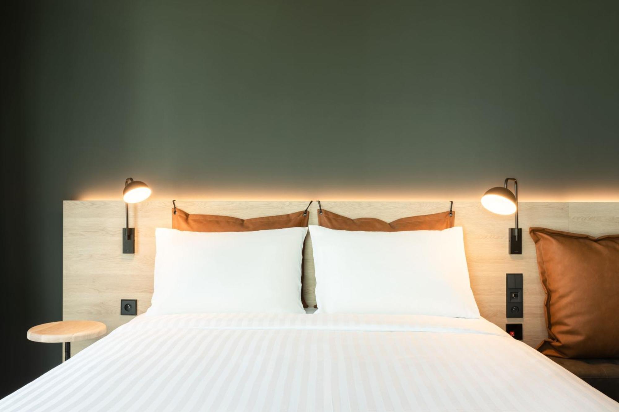 Hotel Moxy Paris Val D'Europe Montévrain Esterno foto